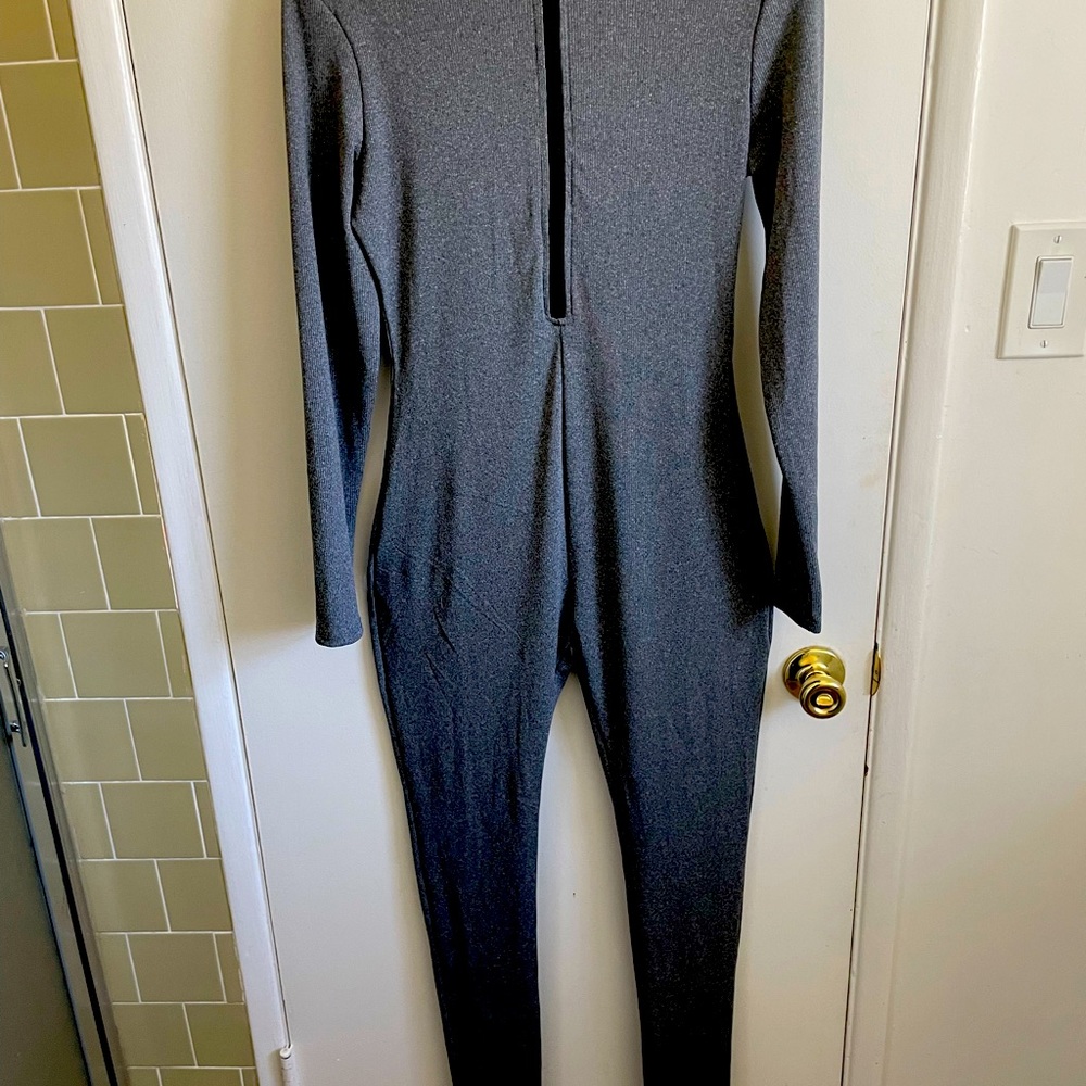 MsDressly Solid Slim-fit Zip Front Long Sleeve Jumpsuit in Gray Size M (6).